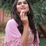 Swasika Instagram - Everything is possible with sunshine and a little pink. Mua : @abilashchicku Wearing : @elzas_couture Stylist @nithinju PC @perfect_makers #swasikavj #swasika #swasikavlogs #abilashchicku #elzascouture #swasikactress #redcarpet #amritatv #starmagic #pink #pinkgown