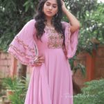 Swasika Instagram - Everything is possible with sunshine and a little pink. Mua : @abilashchicku Wearing : @elzas_couture Stylist @nithinju PC @perfect_makers #swasikavj #swasika #swasikavlogs #abilashchicku #elzascouture #swasikactress #redcarpet #amritatv #starmagic #pink #pinkgown