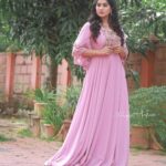 Swasika Instagram - Everything is possible with sunshine and a little pink. Mua : @abilashchicku Wearing : @elzas_couture Stylist @nithinju PC @perfect_makers #swasikavj #swasika #swasikavlogs #abilashchicku #elzascouture #swasikactress #redcarpet #amritatv #starmagic #pink #pinkgown