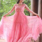 Swasika Instagram - Every girl has a bit of pink in her personality .Wear it loud and proud . Makeover: @abilashchicku Costume : @vedhikafashion Stylist : @nithinju Pics : @perfect_makers #swasika #swasikavj #amritatv #redcarpet #starmagic #malayalamactress