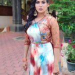 Swasika Instagram - It's all in the shades , tints and combos ! Wearing : @chic_designer_boutique Makeup : @mukeshmuralimukesh Stylist @nithinju #swasikavj #swasika #swasikavlogs #swasikavijay #starmagic #redcarpet #amritatv #malayalamactress #malayalammovies #modelshoot