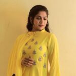 Swasika Instagram - A yellow dress and a yelloads of happiness 💛 The yellow dress by : @thrayambaka_boutique #swasikavj #swasika #yellowdress #yellowday #malayalamactress #malayalammovies #malayalam #kerala #keralagram