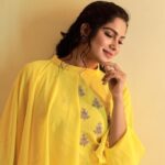 Swasika Instagram - A yellow dress and a yelloads of happiness 💛 The yellow dress by : @thrayambaka_boutique #swasikavj #swasika #yellowdress #yellowday #malayalamactress #malayalammovies #malayalam #kerala #keralagram