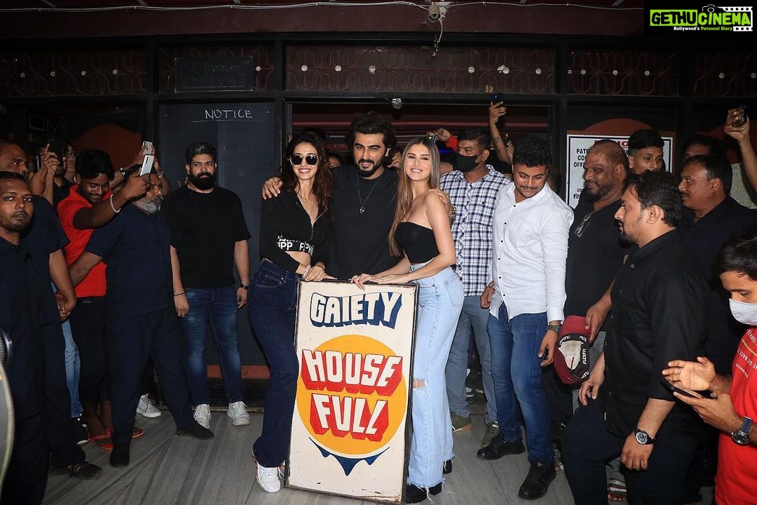 Tara Sutaria Instagram - What a weekend!!! Thank you ALL! We are overjoyed.. ❤️🔥#EkVillainReturns