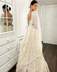 Tara Sutaria Instagram - Winter whites & weddings✨🤍