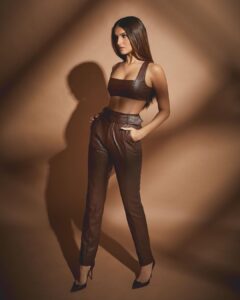 Tara Sutaria Instagram - 🍫🤎

Day 1 #TADAP