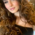 Tara Sutaria Instagram - 🙋‍♀️