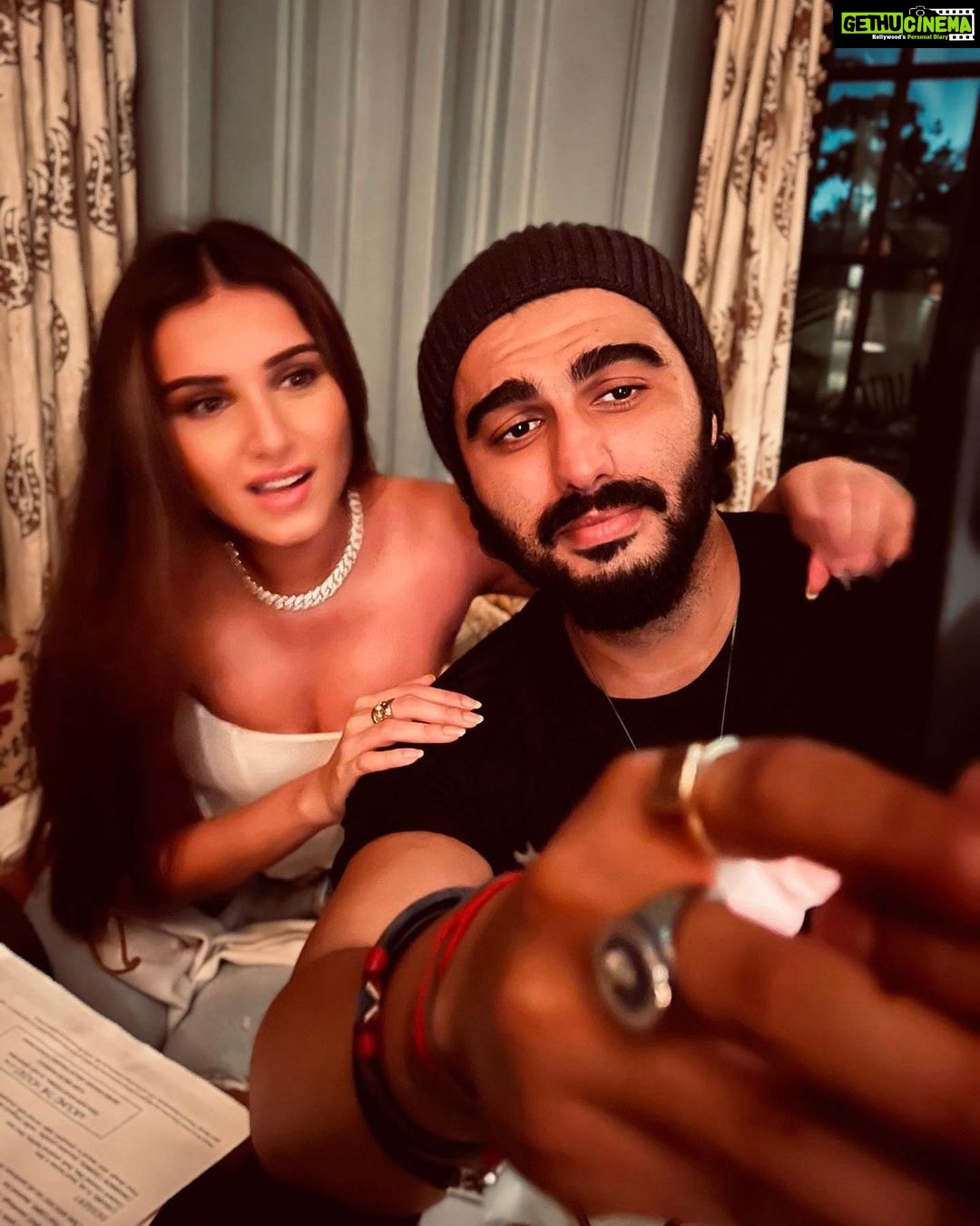 Tara Sutaria Instagram - When we’re not busy being Villains, we’re busy being absolute buffoons. Presenting our alter ego’s - Ami and Timi Masi. 👯♀️ And yes… the cheek pinching is a saga. 💁🏻♀️ @arjunkapoor