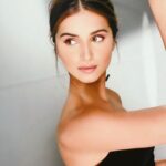 Tara Sutaria Instagram - 🖤🤍
