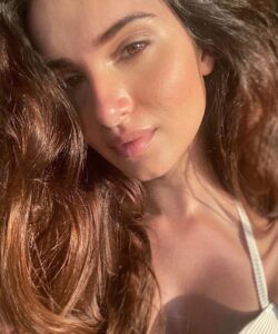 Tara Sutaria Instagram - The sweetness of doing nothing 🌊🐚🦋