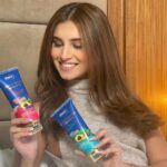 Tara Sutaria Instagram - When it comes to keeping my hair strong and camera-ready, I know I can always count on @stbotanica.india 💜 They have 3 unique ranges that work for every type of hair! From frizziness to flat or even damaged hair, there’s a natural solution that’s sure to work for you 💫 So now, you can stay beautiful naturally, only with @stbotanica.india! #haircare #stbotanica #stbotanicaindia #becauseyouarebeautiful