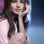 Tara Sutaria Instagram – Mid shoot photo session? @avigowariker 📸🖤