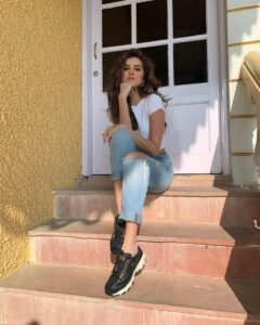 Tara Sutaria Instagram - Totally obsessing over these kicks! If you like chunky sneakers as much as I do then you can log on to www.skechers.in and get yourself a pair.

#SKXHeritage #SkechersIndia