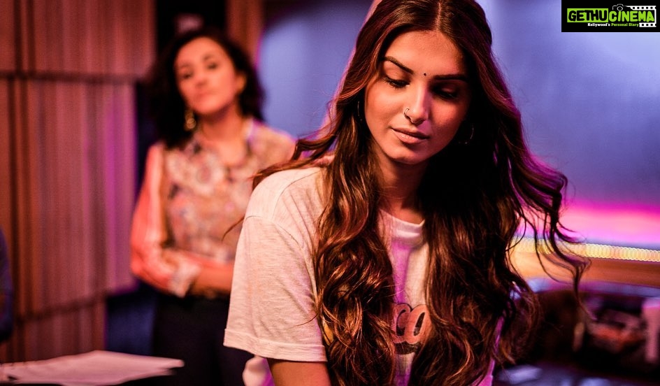 Tara Sutaria Instagram - π΅π§πΆπ€ moments in the studio for #EkVillainReturns