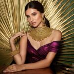 Tara Sutaria Instagram - Glowing this festive season with @hazoorilallegacy in a gold ensemble from my favorite 'Legacy Collection'. Discover more of my exciting looks at @hazoorilallegacy #TaraSutariaForHazoorilalLegacy #HazoorilalLegacyxTaraSutaria