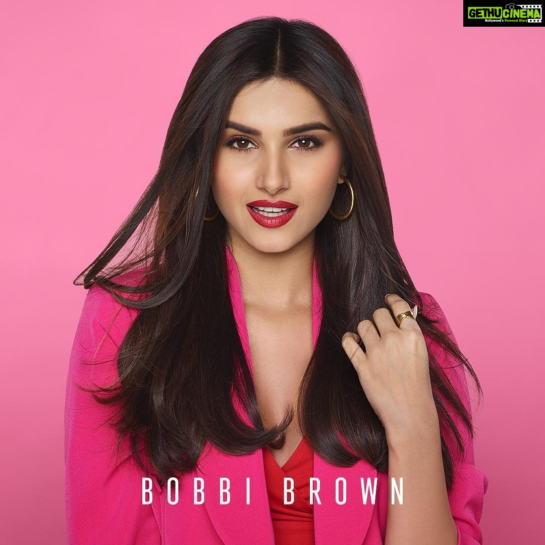 Tara Sutaria Instagram - Who can say no to a perfect red lipstick? My new Bobbi Brown Crushed Liquid Lip in Cherry Crush is a bold, true red — a must-have for all you girls out there! #BobbiBrownxTaraSutaria #BBAmbassador #CrushedLipColor