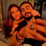 Tara Sutaria Instagram - When we’re not busy being Villains, we’re busy being absolute buffoons. Presenting our alter ego’s - Ami and Timi Masi. 👯‍♀️ And yes… the cheek pinching is a saga. 💁🏻‍♀️ @arjunkapoor