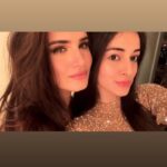 Tara Sutaria Instagram - 2019, we have a whole lot of love (winks and kissies) for you! 💕🎉🌸 @ananyapanday