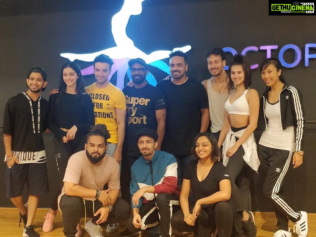 Tara Sutaria Instagram - Dream Team β¨ππ―πΈπΏ#SOTY2