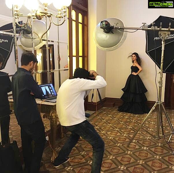 Tara Sutaria Instagram - At The Royal Opera House, for my concert #Unforgettable πΈπ₯π @rahuljhangiani Royal Opera House (Mumbai)