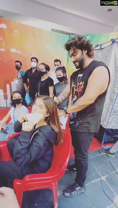 Tara Sutaria Instagram - Happy Birthday to my partner in crime and hairstylist extraordinaire 🙄 But most importantly, my biggest fan… Thank you for being just the best Arjulu!!! @arjunkapoor ❤️