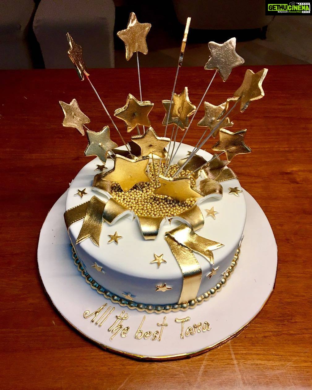 Tara Sutaria Instagram - @thejohnabraham and Priya thank you for this pre concert surprise! It was perfect and I love the shooting stars🌟 Royal Opera House (Mumbai)