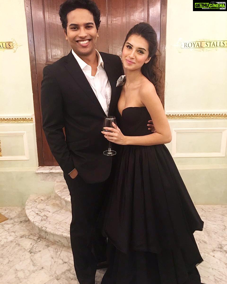 Tara Sutaria Instagram - Post my concert at The Royal Opera House with this guy whose voice almost always brings me to tears @edwin.joseph @mumbaiopera #Unforgettable Royal Opera House (Mumbai)