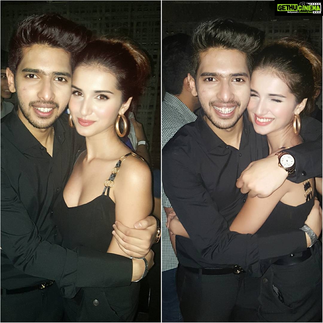 Tara Sutaria Instagram - Old friends ( and duet partners ) are the best :) #CuddlesWithKuchilupuku Farzi Café, Kamala Mills