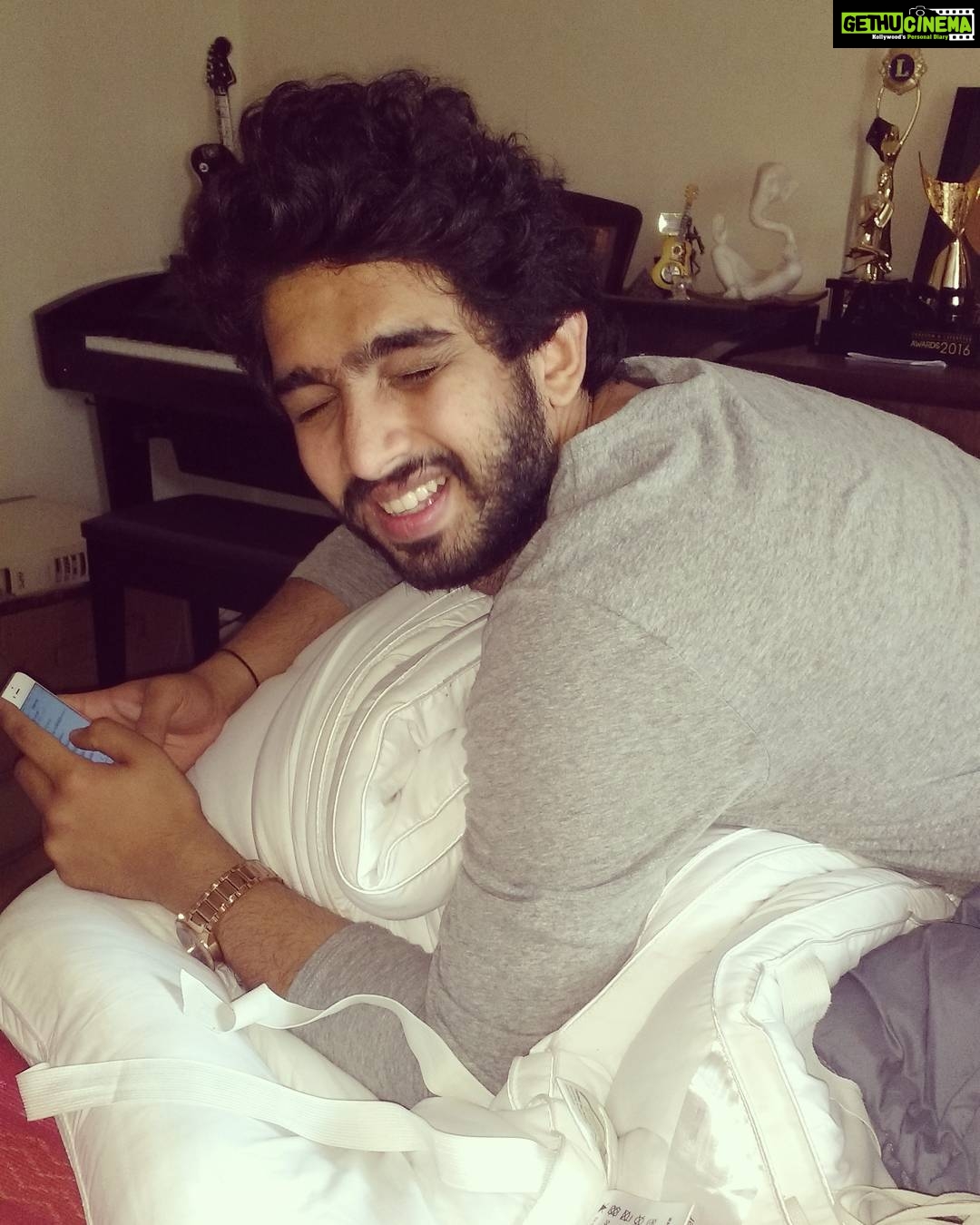 Tara Sutaria Instagram - #SoAttractive#OldFriends @amaal_mallik Raj Classic