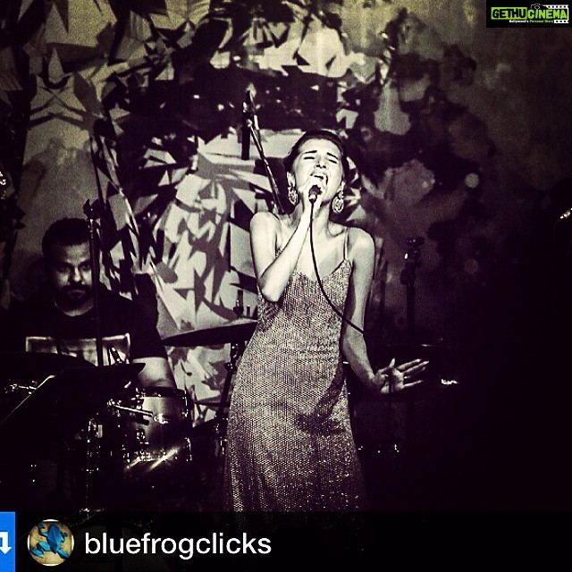 Tara Sutaria Instagram - Looks like I'm devouring the mic - thanks Blue Frog for this oneπ We must have more days that celebrate jazz the way International Jazz Day does! π Deep respect and love for the (sweetest) man behind it all - Louiz Banks, for this celebration of music Blue FROG