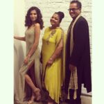 Tara Sutaria Instagram - An evening of art and music for our brothers in Nepal. Couldn't have asked for a better one!#SingForNepal Chemould Prescott Road