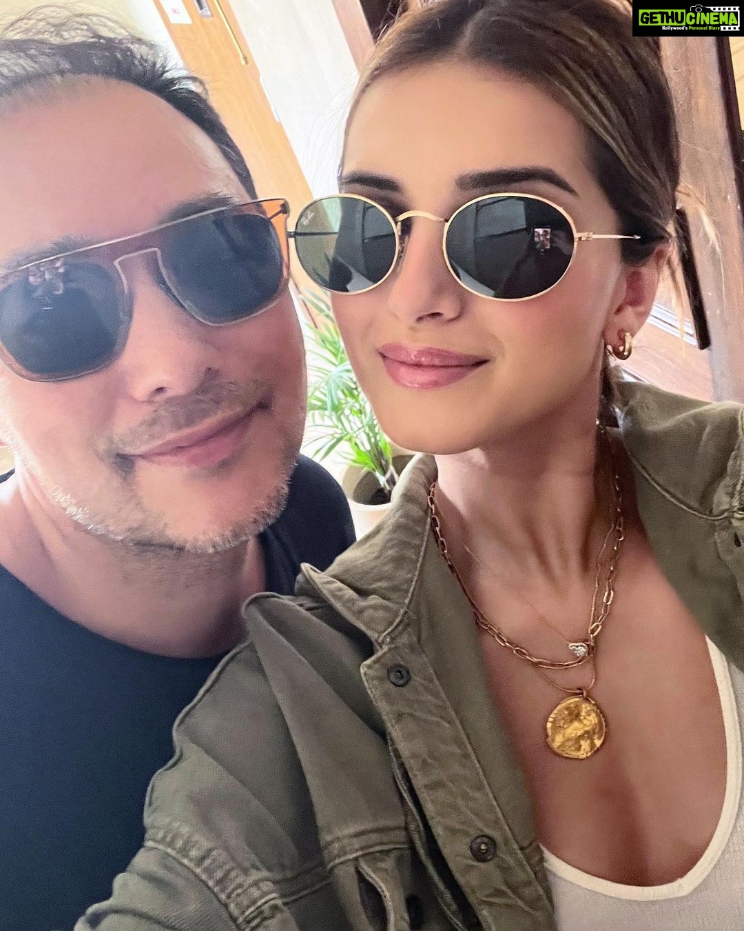 Tara Sutaria Instagram - Reunited at last!!! Elated to be with our beloved Kelly.. We have missed you so.. @manfrombhutan #Family 🖤