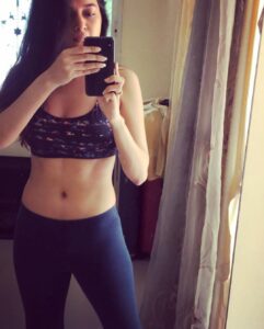 Tejasswi Prakash Instagram - I am so bored with it all 🤦‍♀️ . . . #quarantine #activities #mirrorselfie
