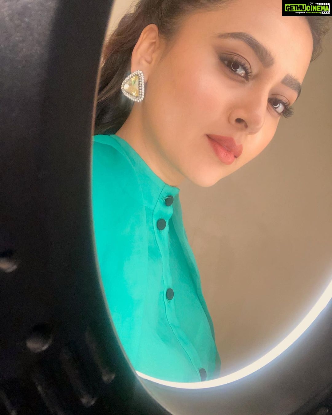 Tejasswi Prakash Instagram - From the times when I used to shoot 🙈 and if there happened to be a good light...I would do anything to take a good mirror selfie...this one’s from the shoot of intezaar... . . . #waiting #waiting #and #yep #prettymuch #stayinghome
