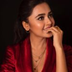 Tejasswi Prakash Instagram - Embrace those things that make you unique... . . 📸 @kirz_photography Styled by @saachivj #paint #it #red