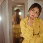 Tejasswi Prakash Instagram - Mirror mirror on the wall.....you know the drill ✌️ . . 📸 @kirz_photography Outfit @thegarmentdistrictdel Footwear @chinicdesigns_by_chini_chouhan Styled by @saachivj Assisted by @sanzimehta777 @nancyshahh @nehha_o Hair @zulekha333 Make up @rehmansiledar