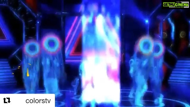 Tejasswi Prakash Instagram - #Repost @colorstv with @get_repost ・・・ #JasminBhasin aur #TejasswiPrakash ne baccho ko khush karne ke liye diya ek anokha performance! Catch this super fun #ChildrensDay special event tonight at 7 PM. Big Boss House