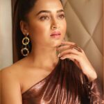 Tejasswi Prakash Instagram - last one promise... . . . Outfit @the_fashion_gaga Heels @fyorindia Ring @aquamarine_jewellery Styled by @saachivj Assisted by @sanzimehta777 @nehha_o Makeup by @rehmansiledar Hair by @zulekha333