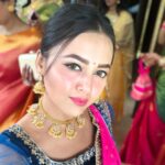 Tejasswi Prakash Instagram - Mere yaar ki shaadi hai ❤️ . . Outfit @manalipural #manash #wedding #gajra