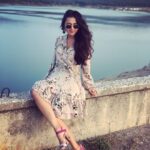 Tejasswi Prakash Instagram - Our very own magic hour 🌥 . . Styled by @stylebysujatasetiya Assissted by @@soniajaiswall @manigosain8 @avani_chouksey Outfit- @rannagill Jewellary @shayagrams . . #dusk #be #you