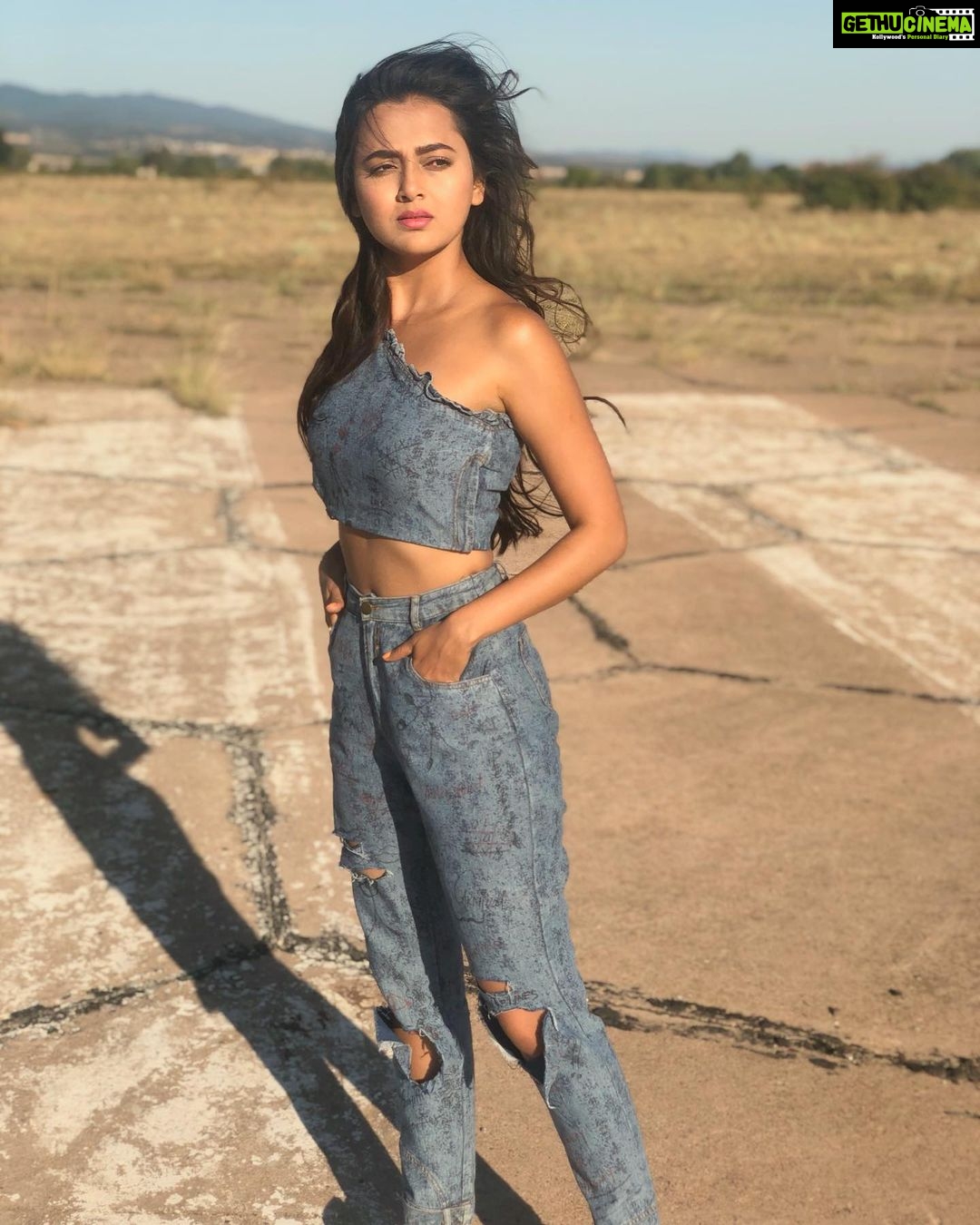 Tejasswi Prakash Instagram - The damsel in denim . . Styled by @stylebysujatasetiya Assisted by @soniajaiswall @_kanupriya_garg Outfit- @livafashionin . #tan #and #how