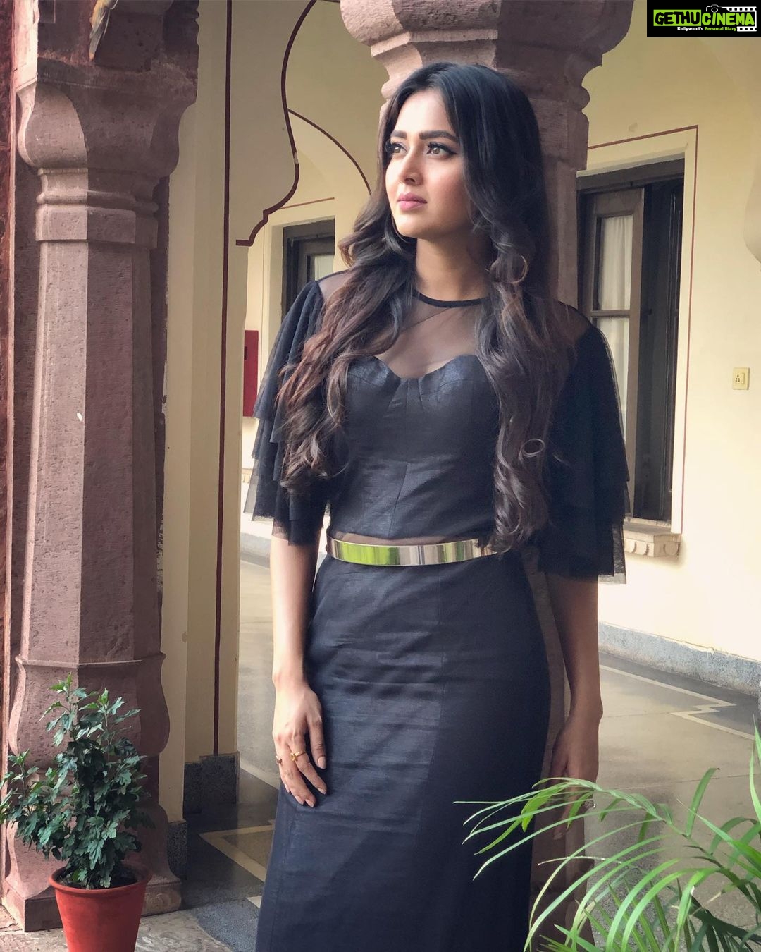 Tejasswi Prakash Instagram - Work to become not to acquire . . Outfit - @shreeyasomaiyalabel Heels @zara Styled by @saachivj Assisted by @nancyshahh @sanzimehta777 Umed Bhawan Palace