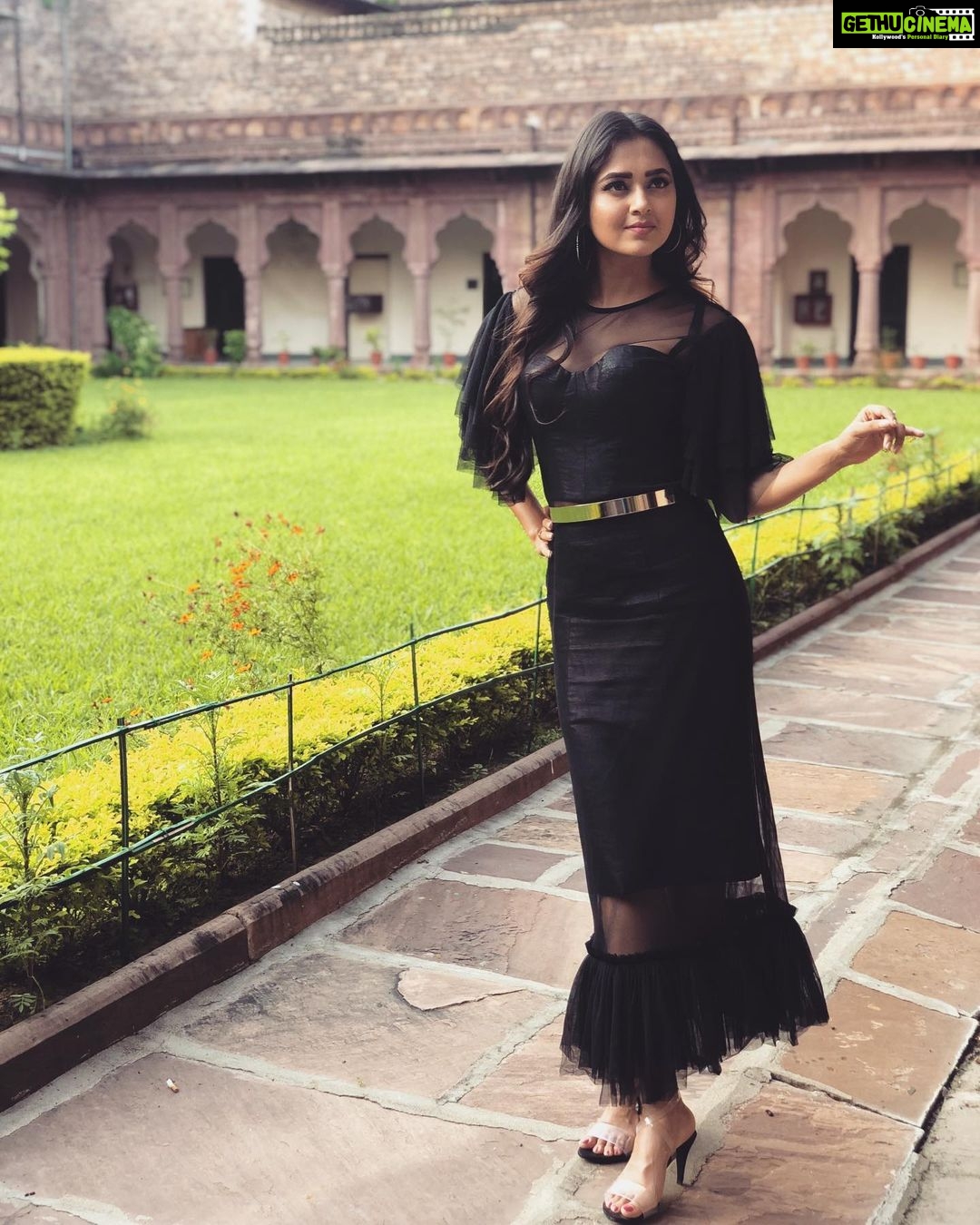 Tejasswi Prakash Instagram - Work to become not to acquire . . Outfit - @shreeyasomaiyalabel Heels @zara Styled by @saachivj Assisted by @nancyshahh @sanzimehta777 Umed Bhawan Palace