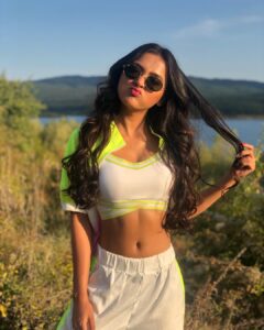 Tejasswi Prakash Instagram - #peace #and #pout ✌️ . . Outfit @shein_in Styled by @saachivj Team @vanita_pari @sanzimehta777 @nancyshahh Sofia Province