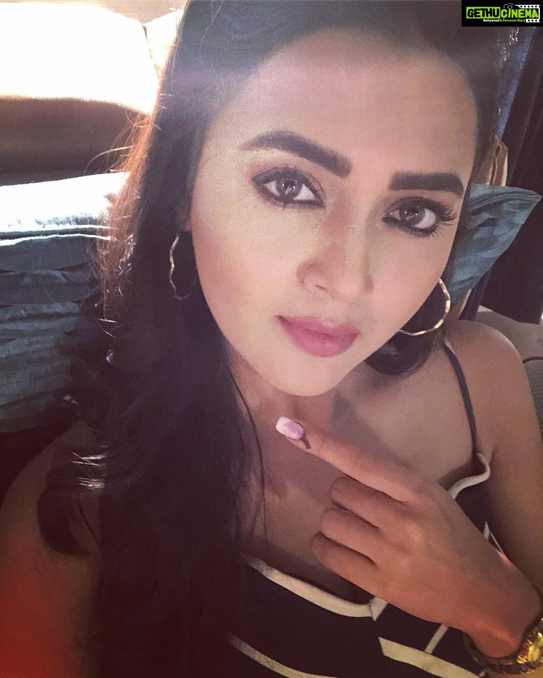 Tejasswi Prakash Instagram - Voting is our power . . #govote #please #pride