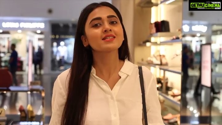 Tejasswi Prakash Instagram - Your first feeling of being loved is the unconditional love of your mother. I'm here to make this day of love special for my mom with @charleskeithofficial, my one and only Valentine for life. HAPPY VALENTINE'S DAY π Videography: @satyavrat108 Talent Partner: @imraanlightwala Song Credits: @maroon5 Girls like you featuring @iamcardib #charleskeith_in #charleskeithcelebrates