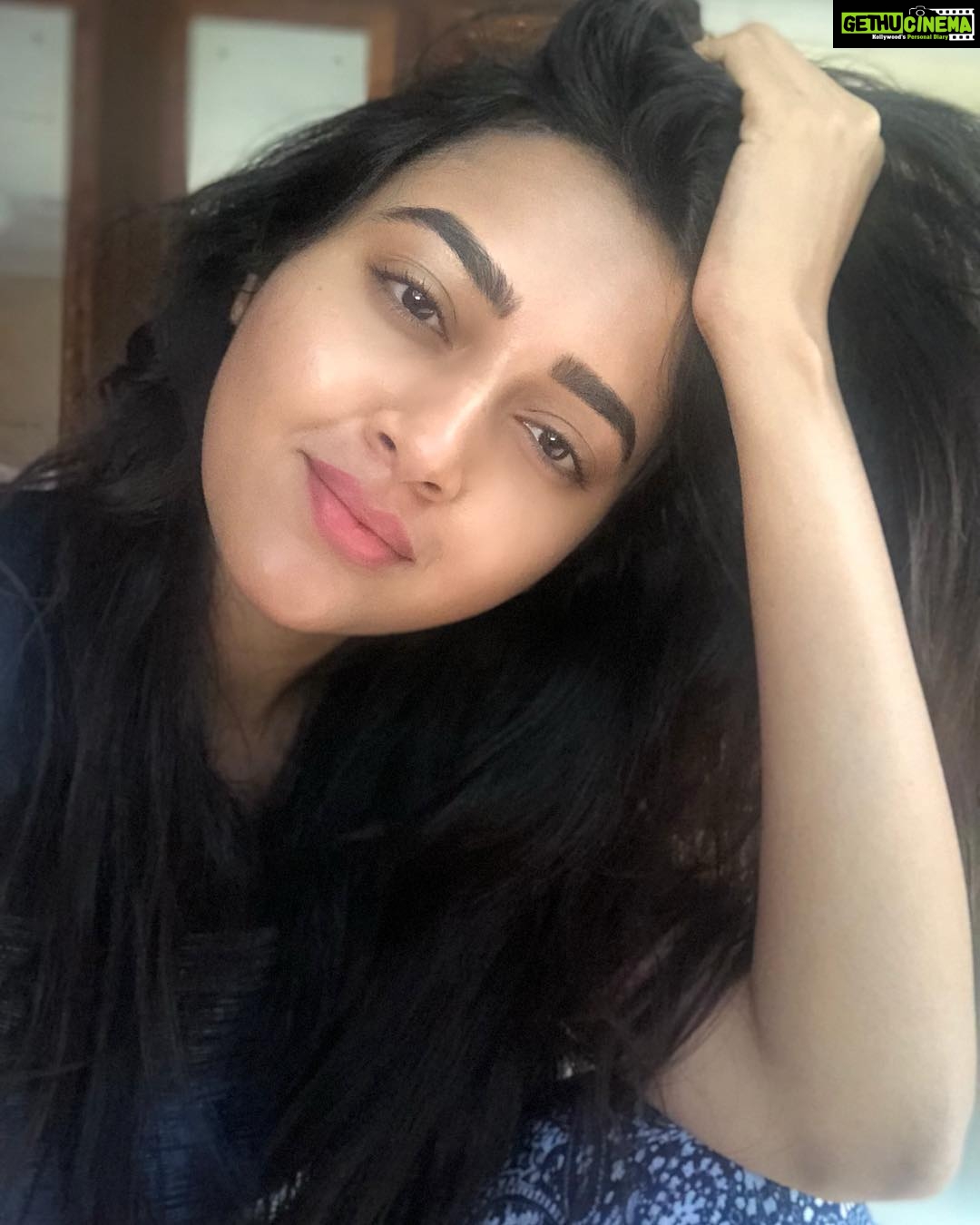 Tejasswi Prakash Instagram - What happens when you sleep all 8 hours . . #nofilter #dayoff #lazysaturday