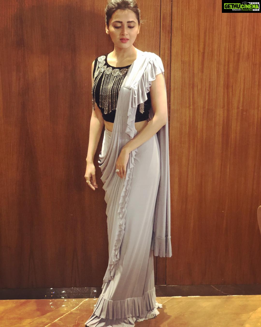 Tejasswi Prakash Instagram - Trusting the magic of new beginnings . . #newbeginnings #newjob #forme #tanil Saree- @rajgharana.rg Styled by- @styledbyamit Kolhapur