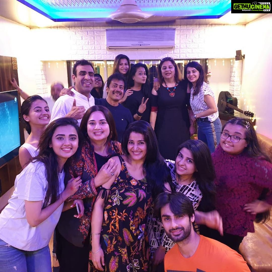 Tejasswi Prakash Instagram - Coz family is forever . . #familygoals #swaragini #nostalgia