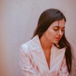 Tejasswi Prakash Instagram – A mind dominated by positive emotions,
Becomes a favourable abode for the state of mind known as FAITH.
.
.
👗: @peachandpinkstore
🧣: @stylebysaachivj
🤝: @styledbynikinagda @sanzimehta777
📷: @smileplease_25 
.
.
#fashion #style #ootdinspo #tejasswiprakash